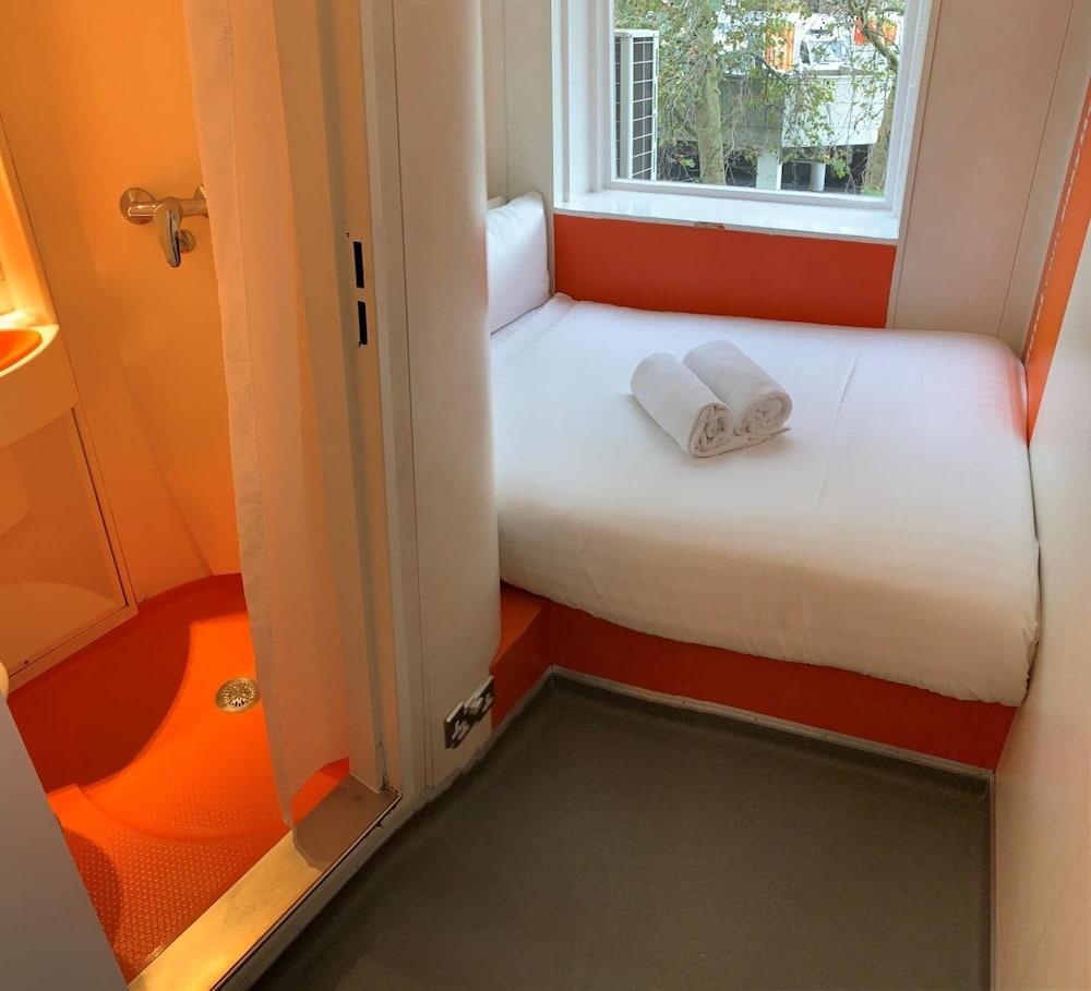 Easyhotel South Kensington London Exterior photo