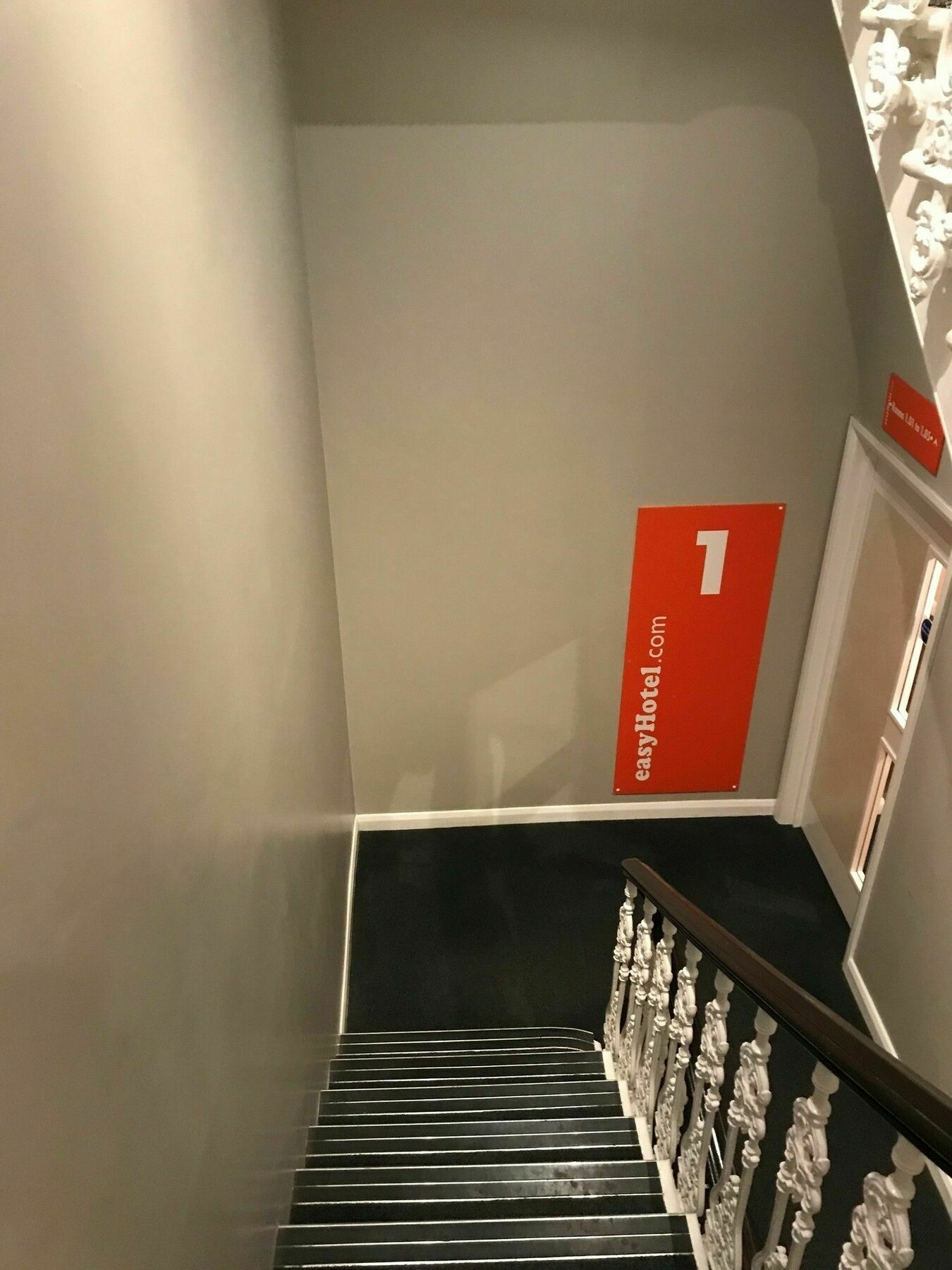 Easyhotel South Kensington London Exterior photo